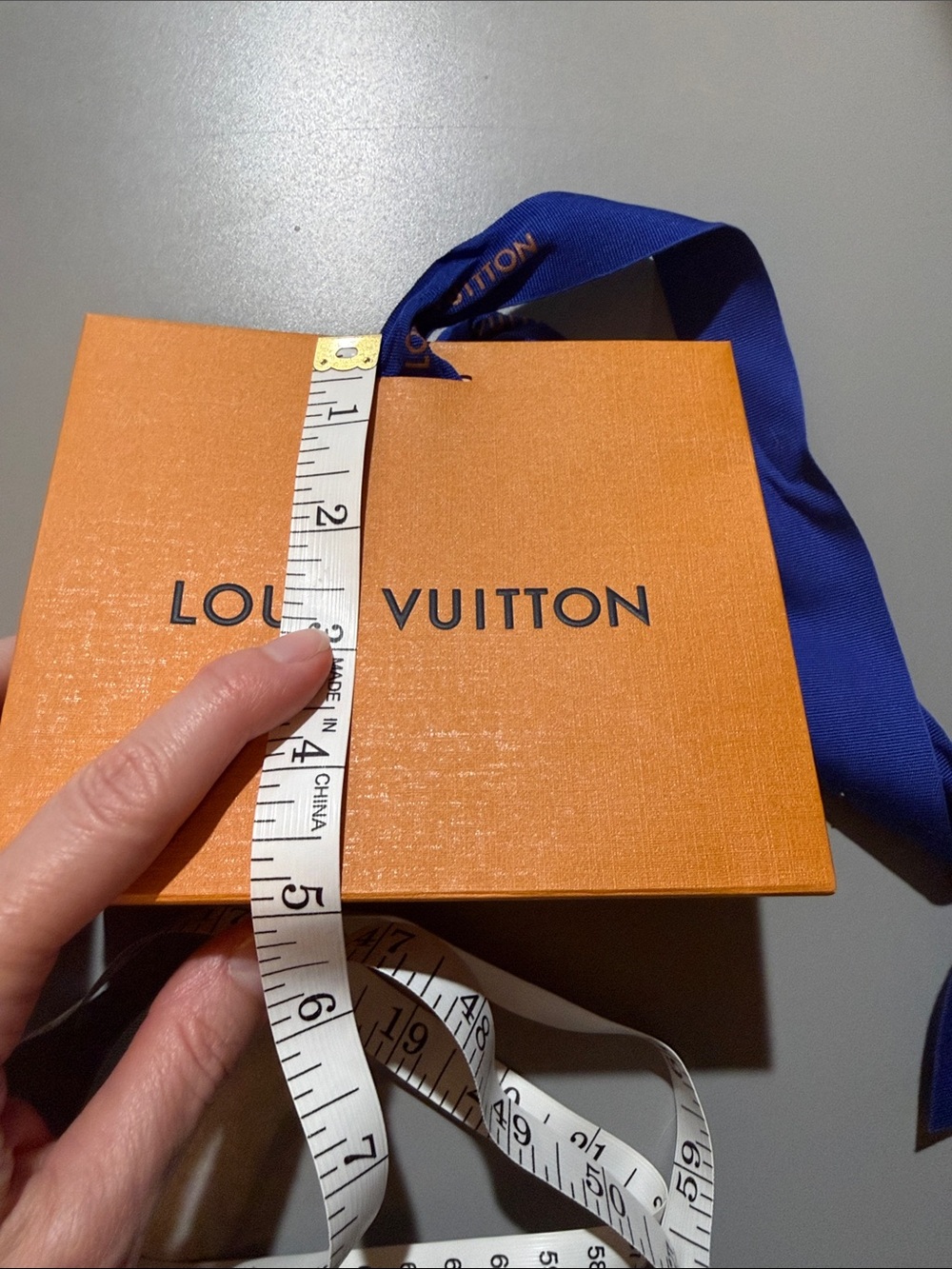 Small Mini Louis Vuitton Gift Bag - Picture 4 of 4